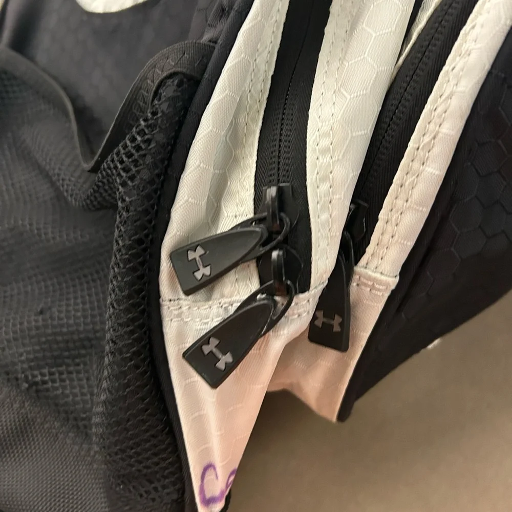 Under Armour Black and Gray Duffel Bag Preowned light wear